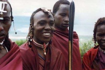 Masai au cratère Ngorongoro en Tanzanie avec Savanna Tours & Safaris